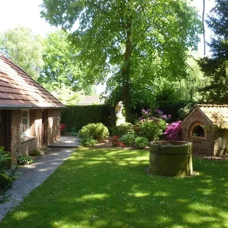 Fireplace Comfortable Hébergement de vacances Westerstede